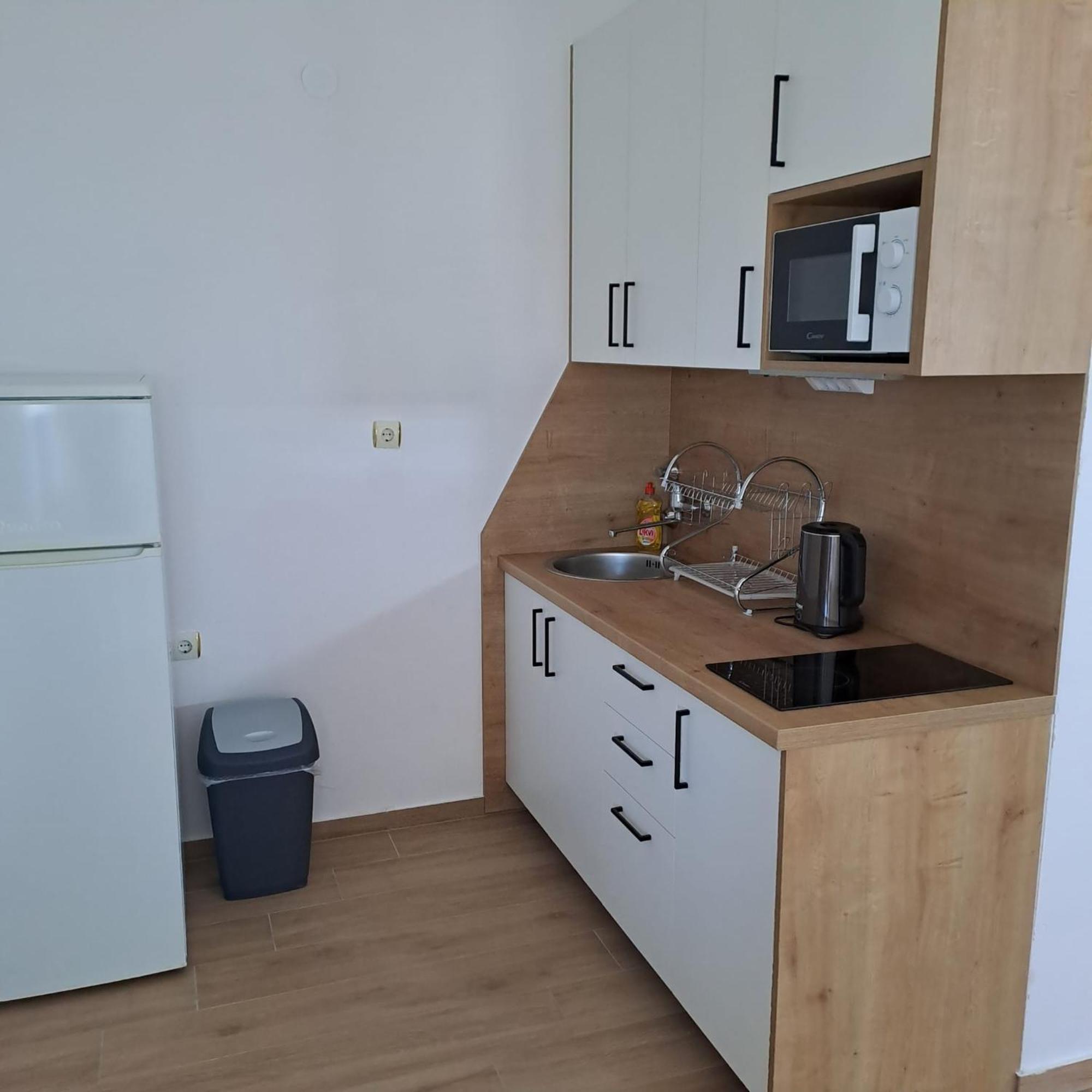 Apartments Cecilija Povljana Bagian luar foto