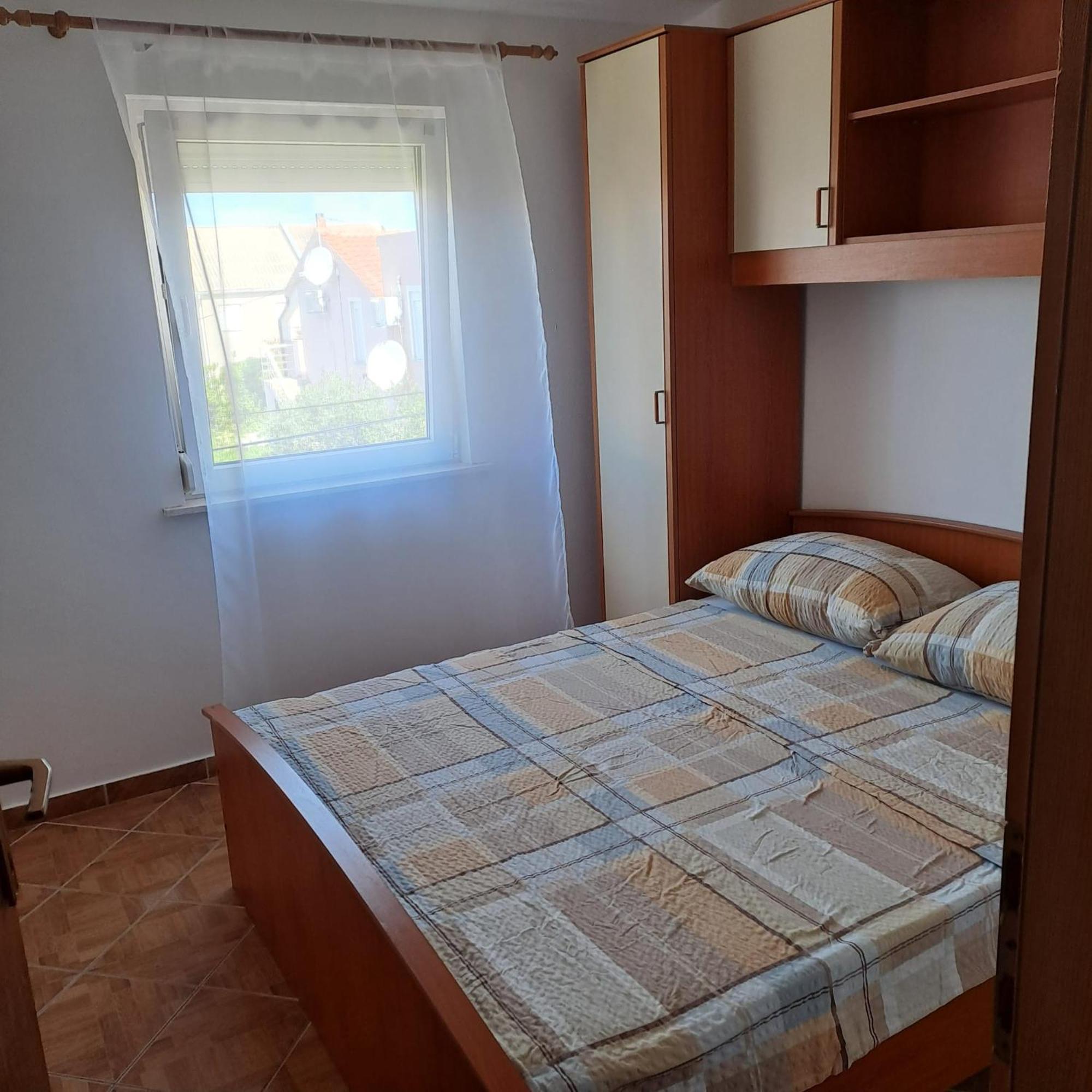 Apartments Cecilija Povljana Bagian luar foto