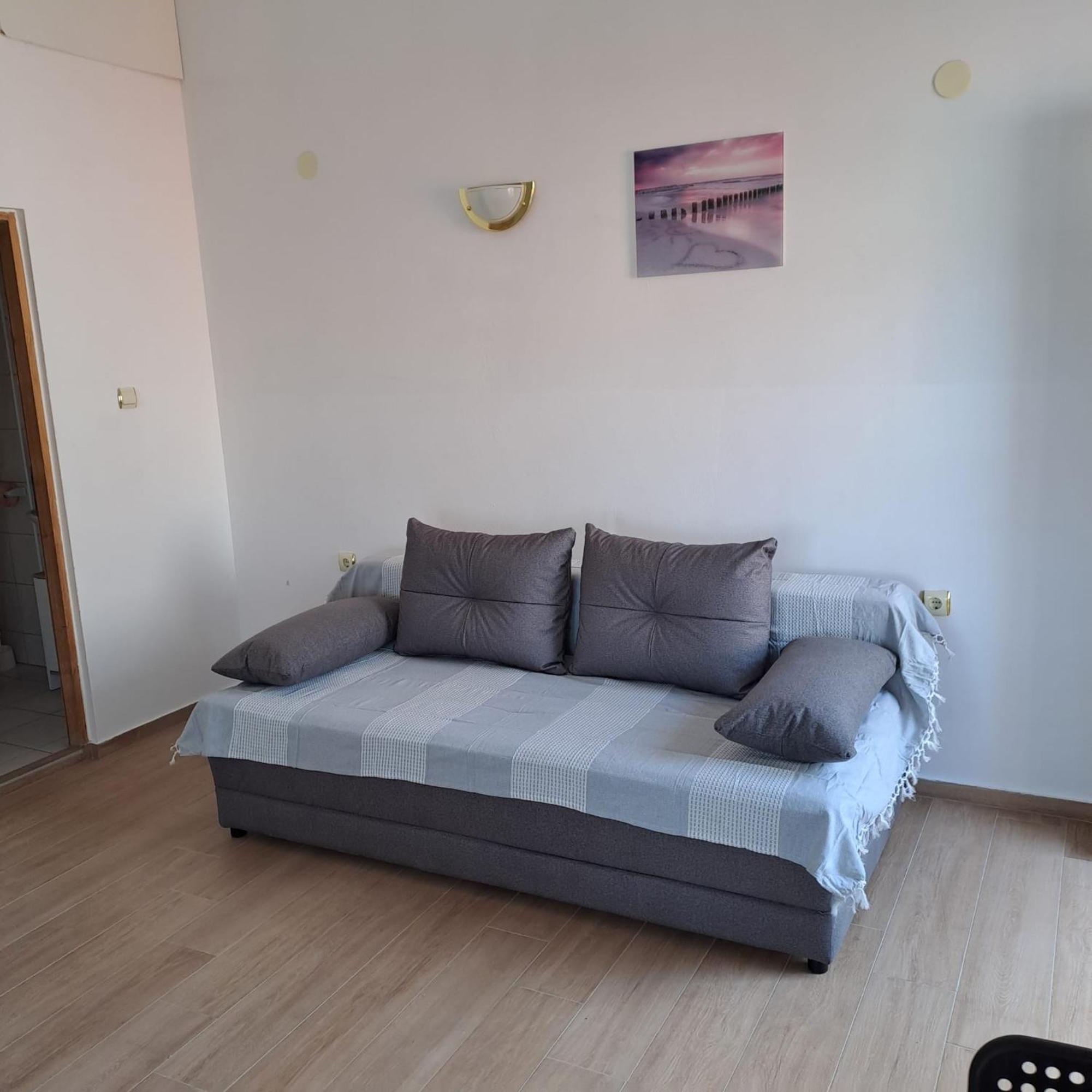 Apartments Cecilija Povljana Bagian luar foto